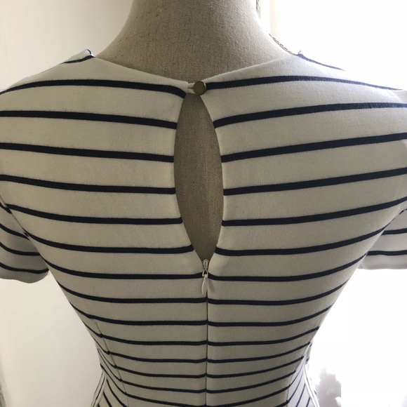 SALE!  Banana Republic Dress - Picture 5 of 6